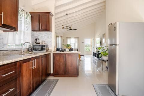 Bellarose At Colbeck ,Gated With Pool, Stylishly Modern Villa Old Harbour Exterior photo