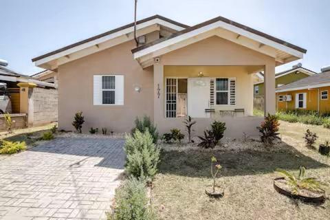 Bellarose At Colbeck ,Gated With Pool, Stylishly Modern Villa Old Harbour Exterior photo